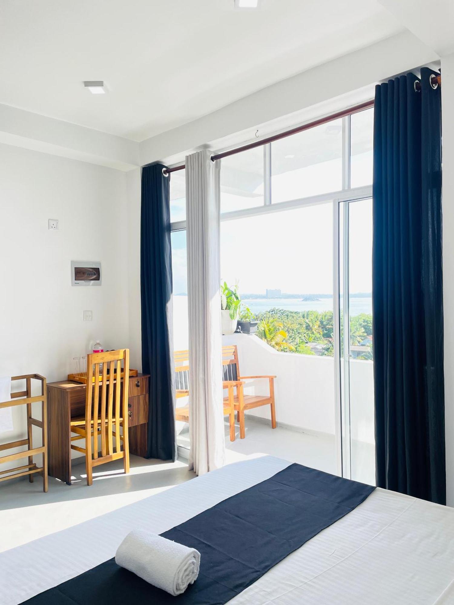 Regal Heights Hotel Weligama Buitenkant foto