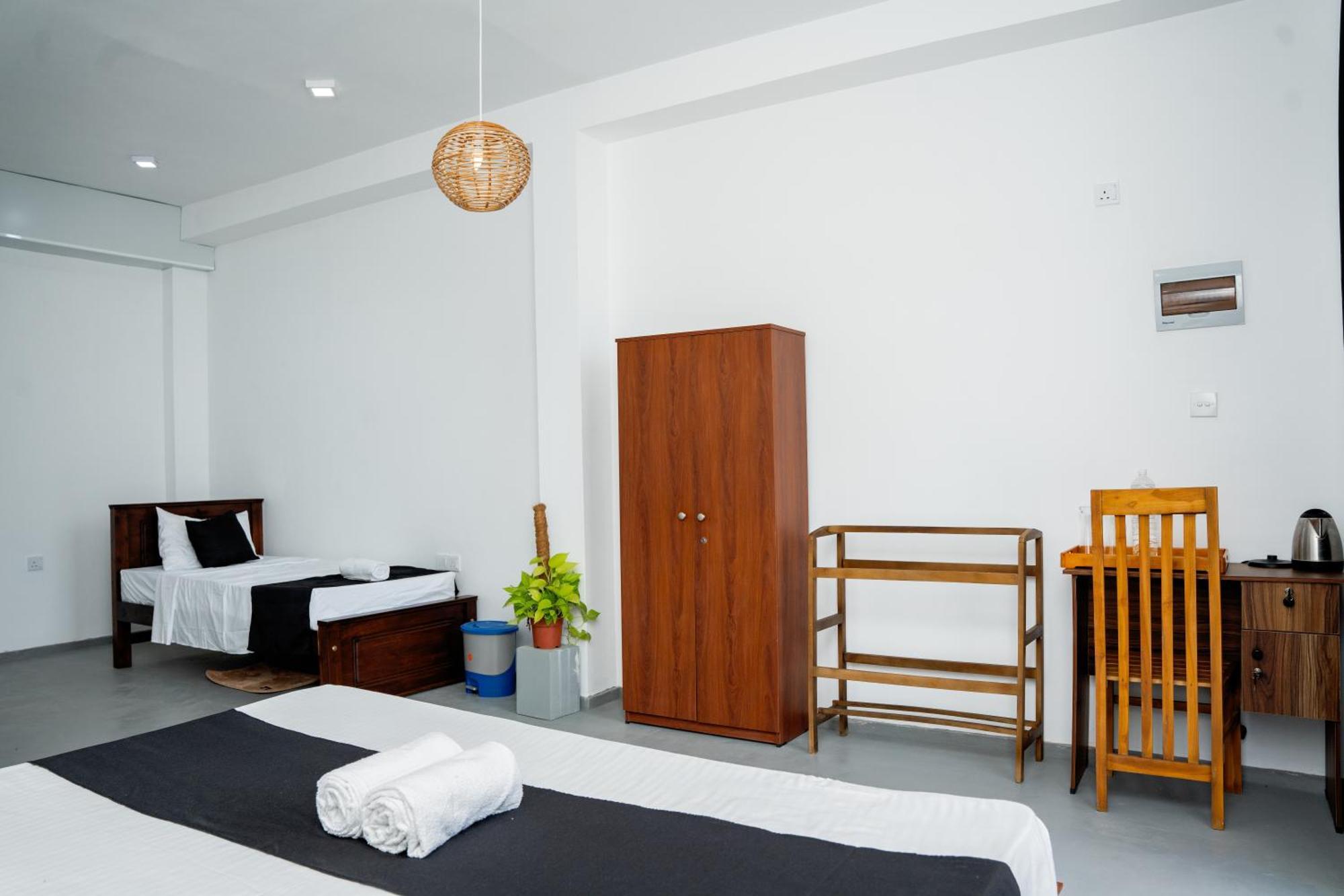 Regal Heights Hotel Weligama Buitenkant foto