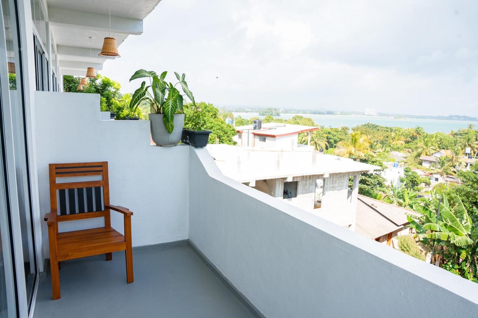Regal Heights Hotel Weligama Buitenkant foto