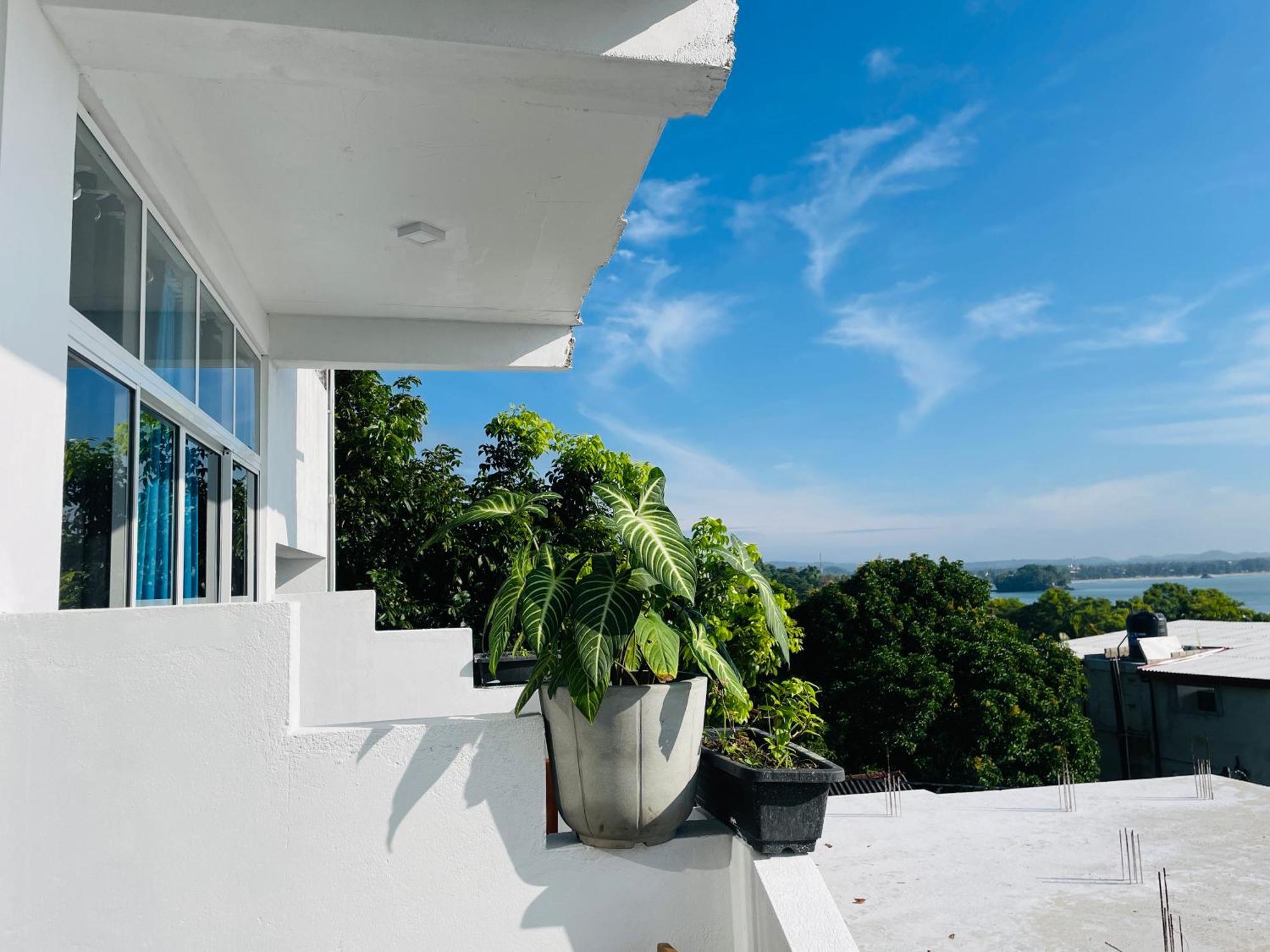 Regal Heights Hotel Weligama Buitenkant foto