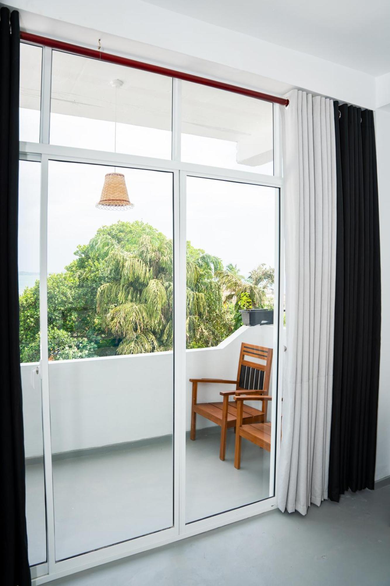 Regal Heights Hotel Weligama Buitenkant foto