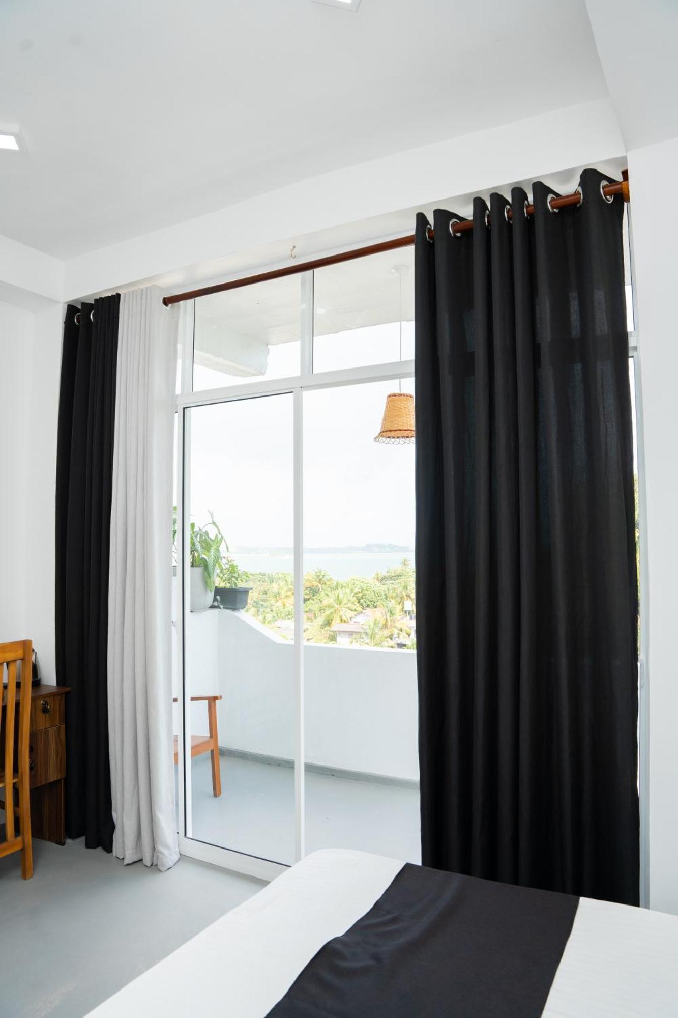 Regal Heights Hotel Weligama Buitenkant foto