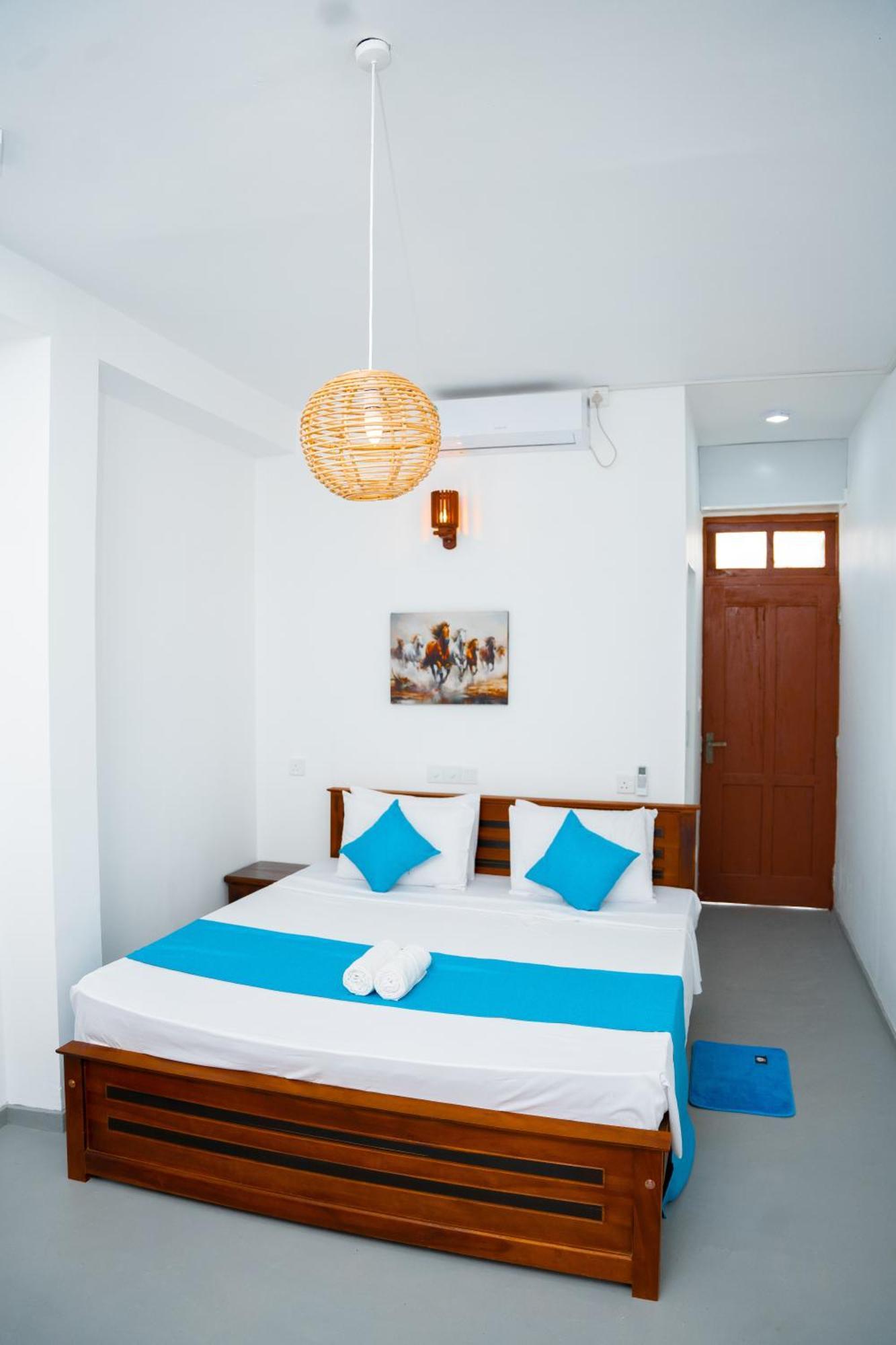 Regal Heights Hotel Weligama Buitenkant foto