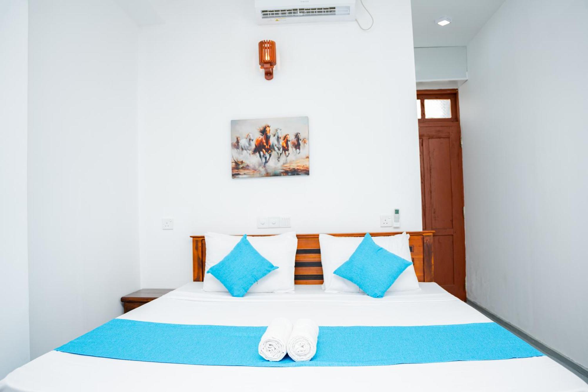 Regal Heights Hotel Weligama Buitenkant foto